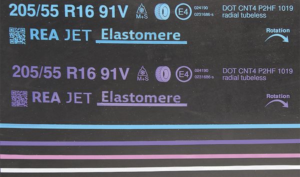 With the new UV inks, REA JET HR applies colored stripes, texts, and logos cleanly, reliably, and in high quality to non-absorbent surfaces.